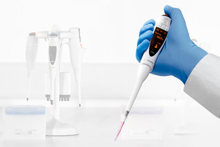 Sedolis Bed Picus Single channel electric pipette, 500-10000 µl， Includes universal adapter
